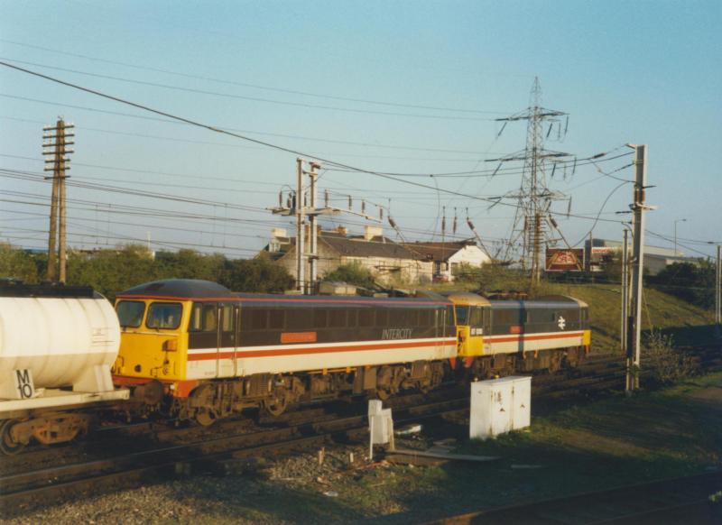 Photo of 87 030 & 87 009 at Mossend 