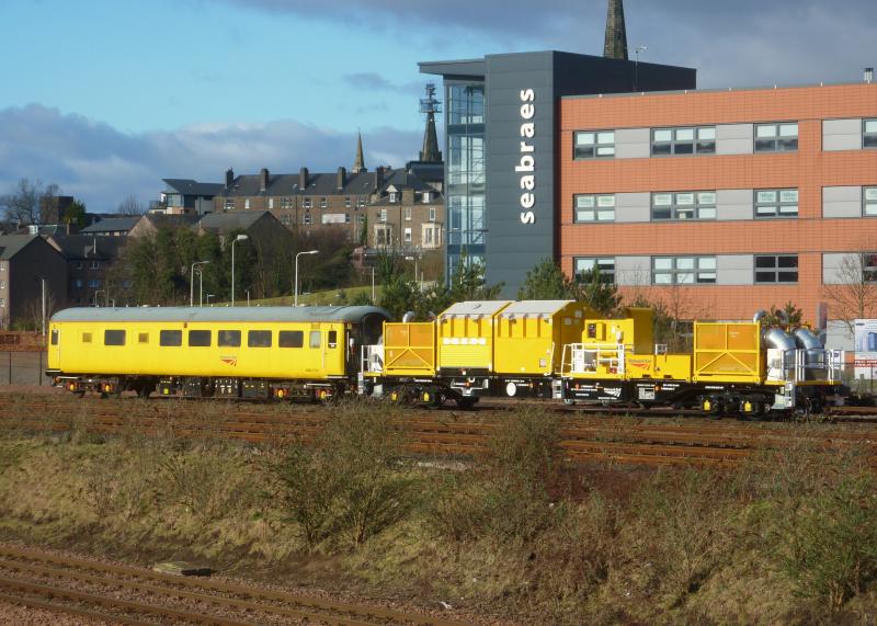 Photo of Snow Train on it's own Dundee 150212