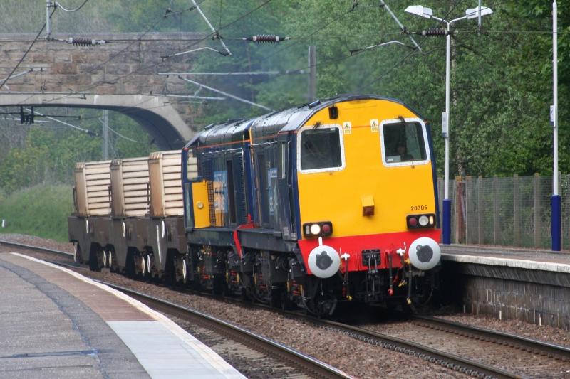 Photo of 20305-20301 at Curriehill on 6M50 23/05/2012