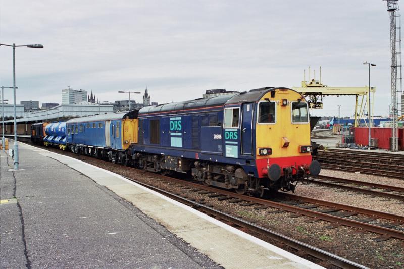 Photo of 20306 and 20309 6Z06 Aberdeen - Carstairs departing Aberdeen