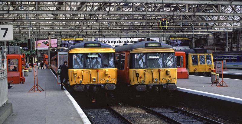 Photo of BLUE TRAINS AT GLASGOW CENTRAL DATE UNKNOWN .jpg