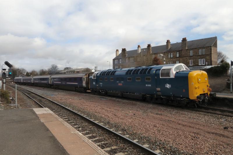 Photo of 55003 passes Larbert with 5Z55 Inverness - Polmadie Sleeper stock move.
