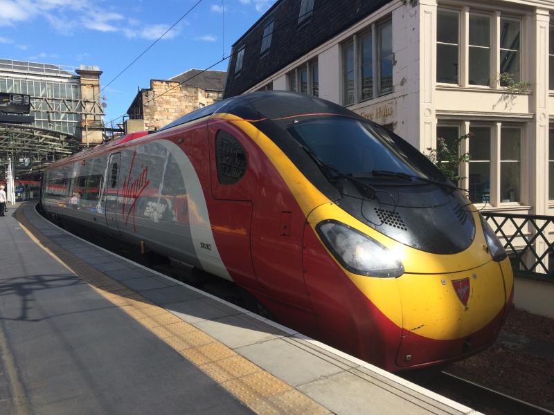 Photo of VT 390002 at Glasgow Central