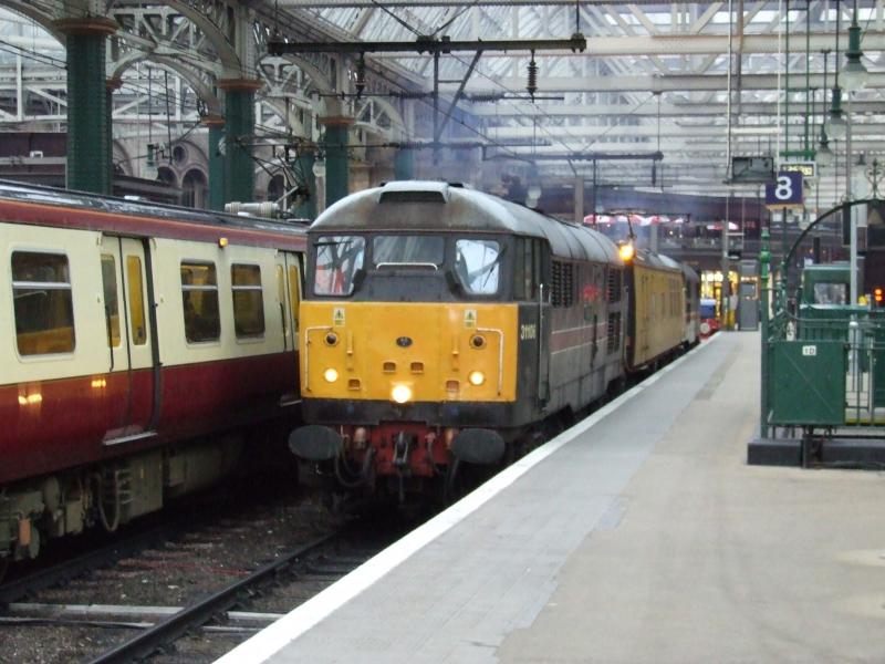Photo of 31106 Departs Glasgow Central top and tailed with 31454 on the MENTOR test train