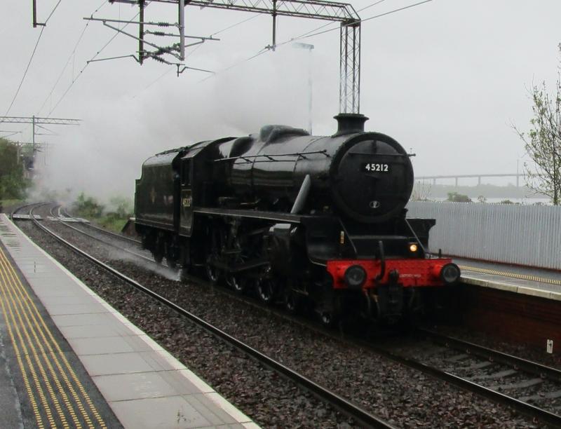 Photo of 45212 passing Bowling station