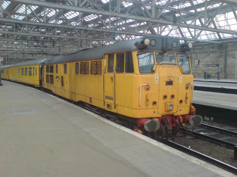Photo of 31 602 rests in Glasgow Central