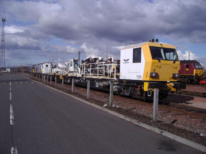 Photo of DR98002 & DR98001 - Windhoff OHL MPV at Mossend Yard