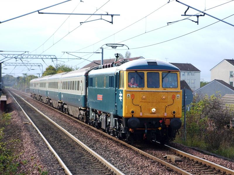 Photo of 86101 at Wester Hailes